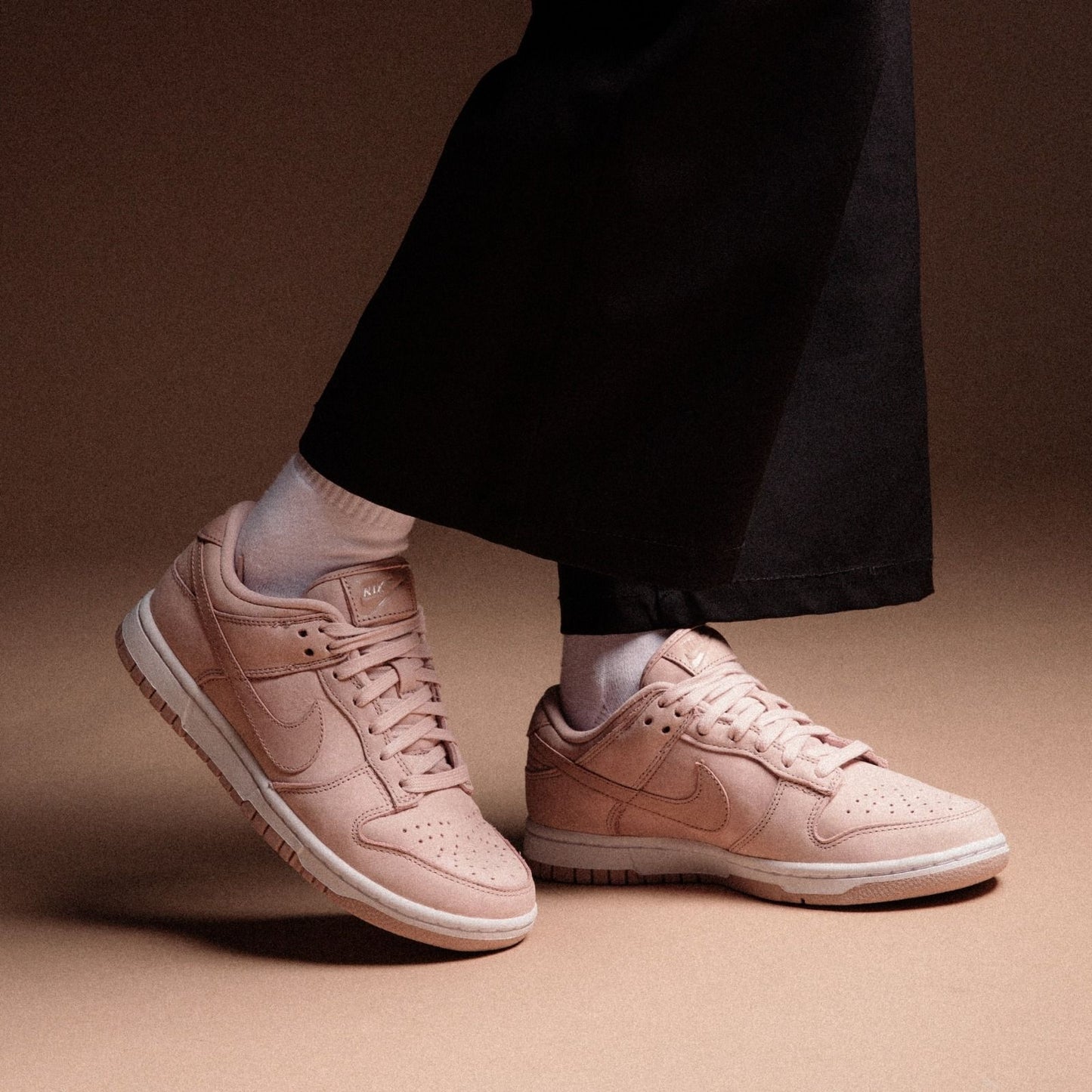 Nike Dunk Low (Pink Oxford)