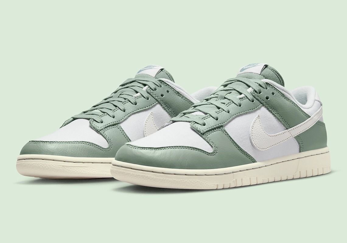 Nike Dunk Low Retro Mica Green